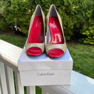 Calvin Klein Beige Heels with Coral Heel Size 7.5